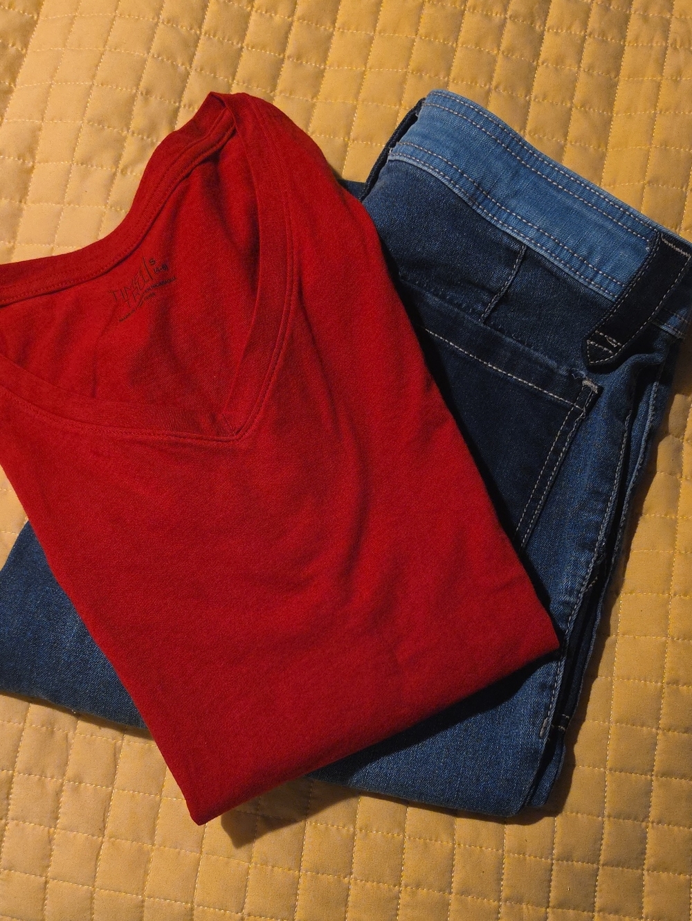 Time and Tru Patchwork Jeans-NWOT Bundled With New Red Tee - Picture 4 of 10